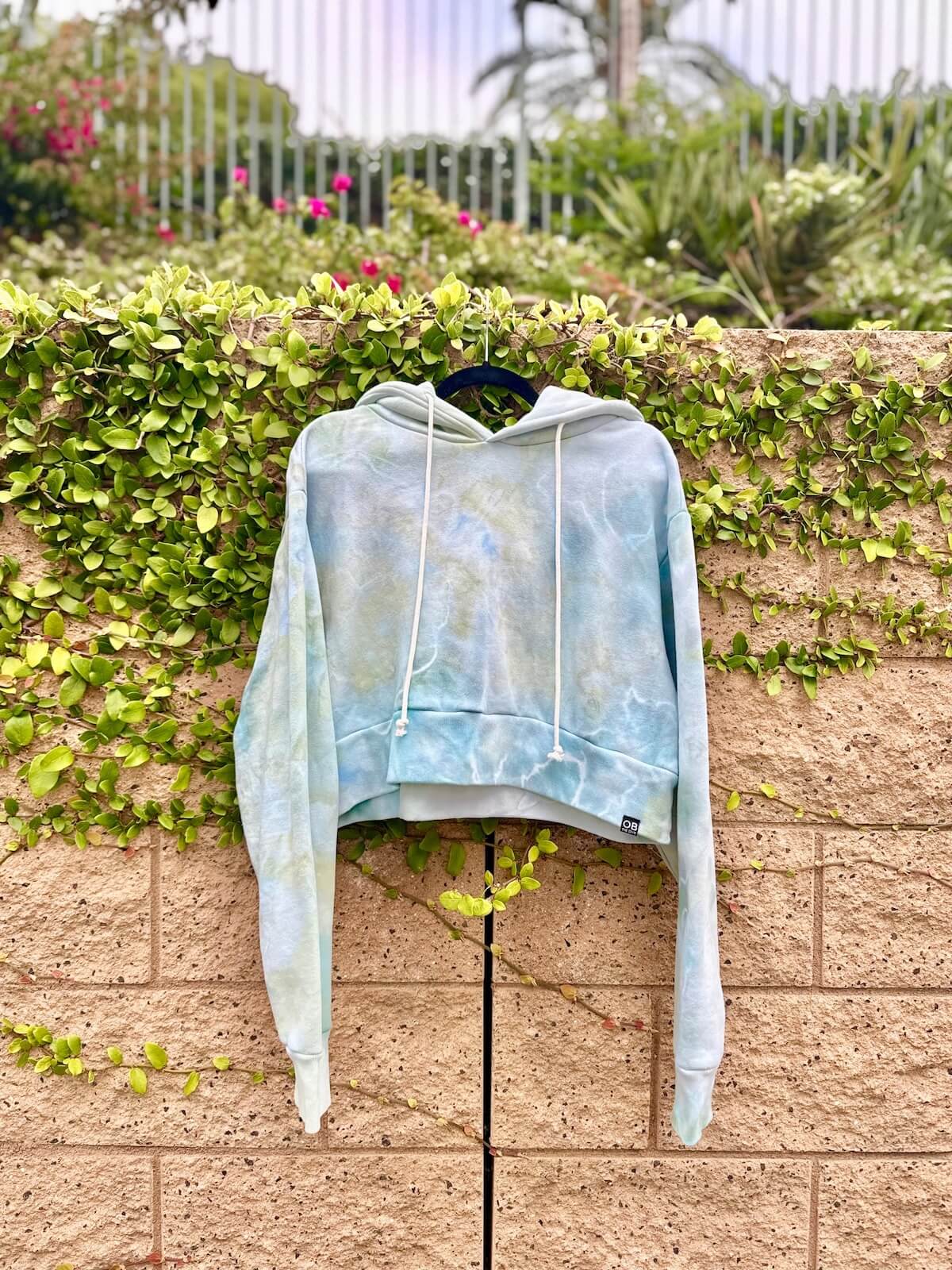 Women’s Cropped Hoodie